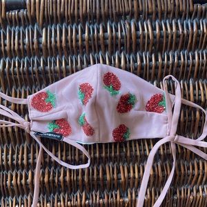 LIRIKA MATOSHI Strawberry Mask